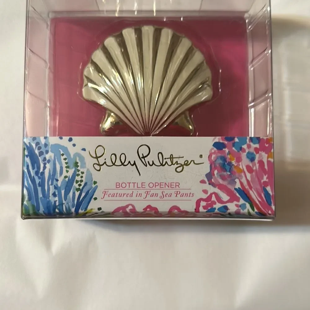 Lilly Pulitzer Ivory Gold Tone Shell Shaped Fan Sea Pants Bottle Opener